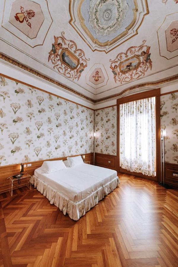 Santa Rosa Relais Otel Noci Dış mekan fotoğraf